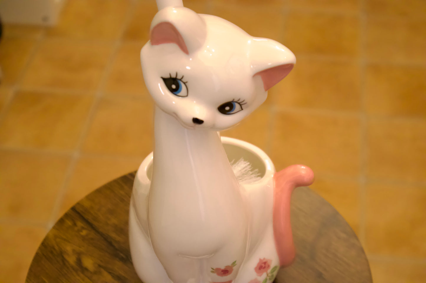 トイレブラシ立て【白・三毛】　猫　レトロ　かわいい　陶器　サンアート
